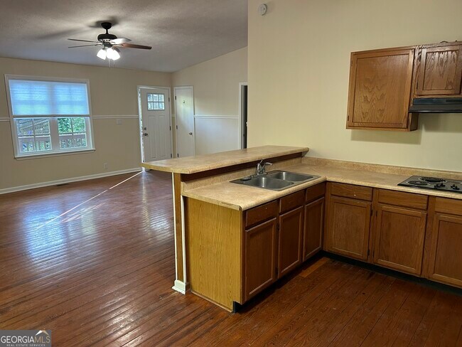 Building Photo - 790 Normandy Trail