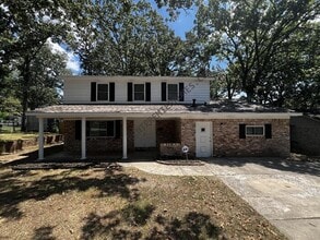 Building Photo - 7012 Comanche Dr