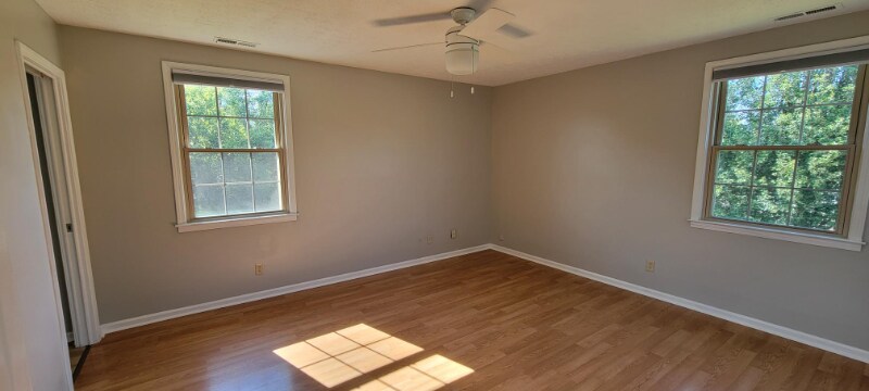 Building Photo - 392 Albright Ln