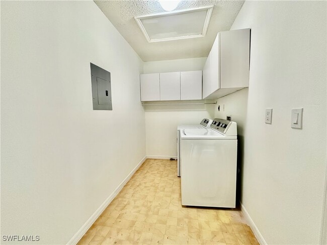Building Photo - 709 Landover Cir