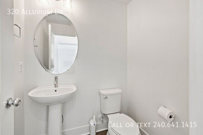 Building Photo - 320 Alluvium Dr