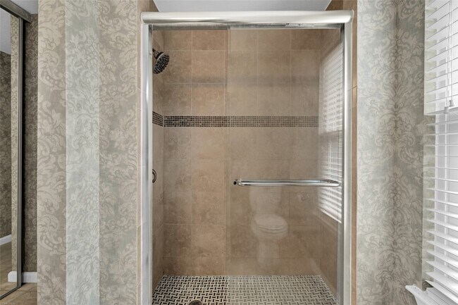 Building Photo - 11614 Village Pl Dr