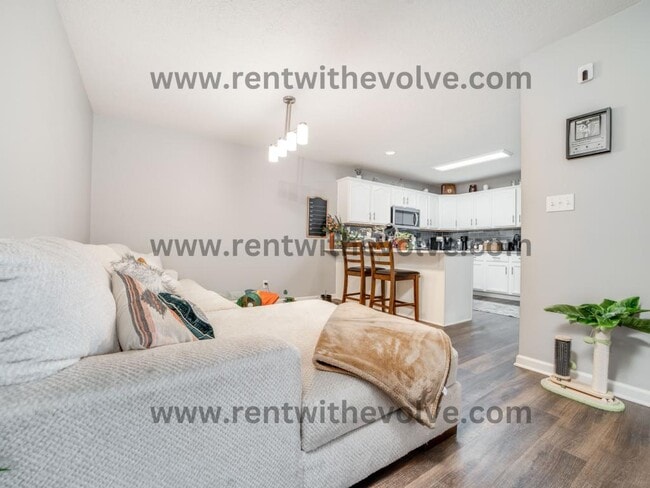 Building Photo - 19 Stone Bridge Dr