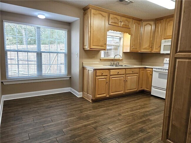 Building Photo - 59267 N Pearl Dr