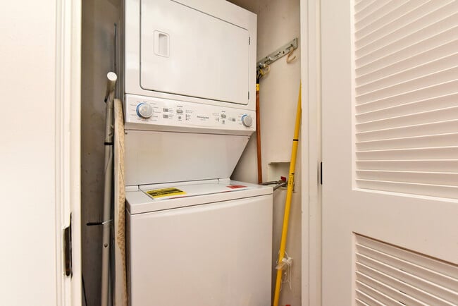 Building Photo - 50 Puu Anoano St