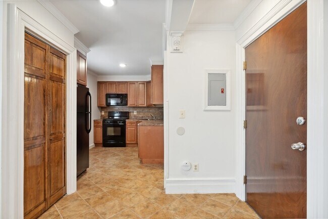 Building Photo - 57 Danforth Ave