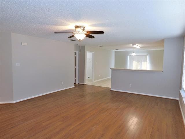 Building Photo - 1404 Wenatchee Dr