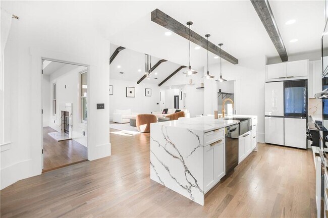 Building Photo - 507 Karen Ln