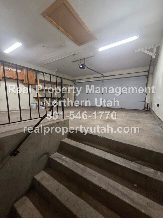 Building Photo - 651 W 1060 N