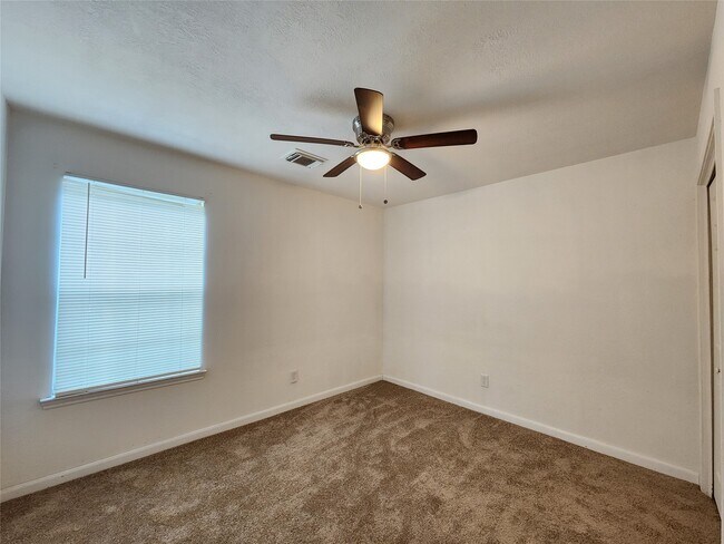 Building Photo - 7629 Fitzhugh St