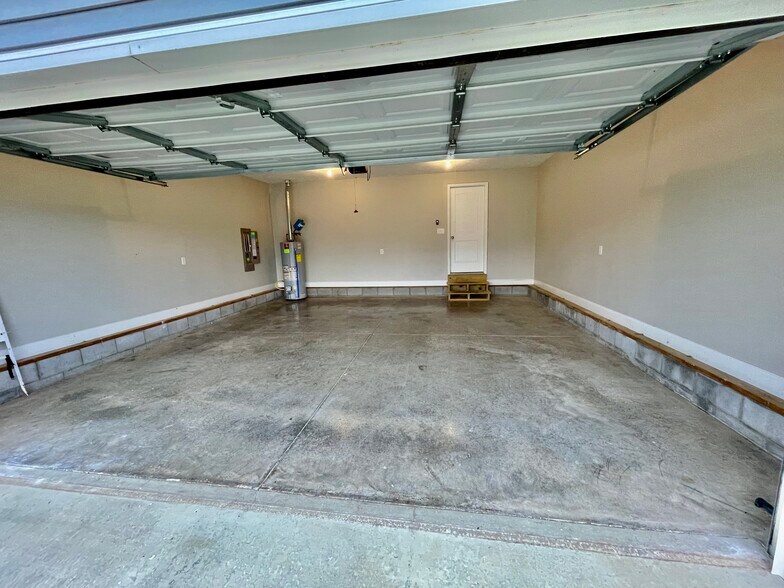 Building Photo - 362 Macer Ave