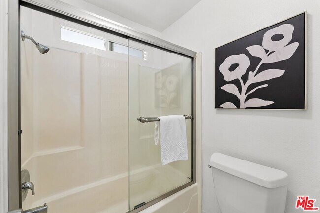 Building Photo - 1885 Veteran Ave