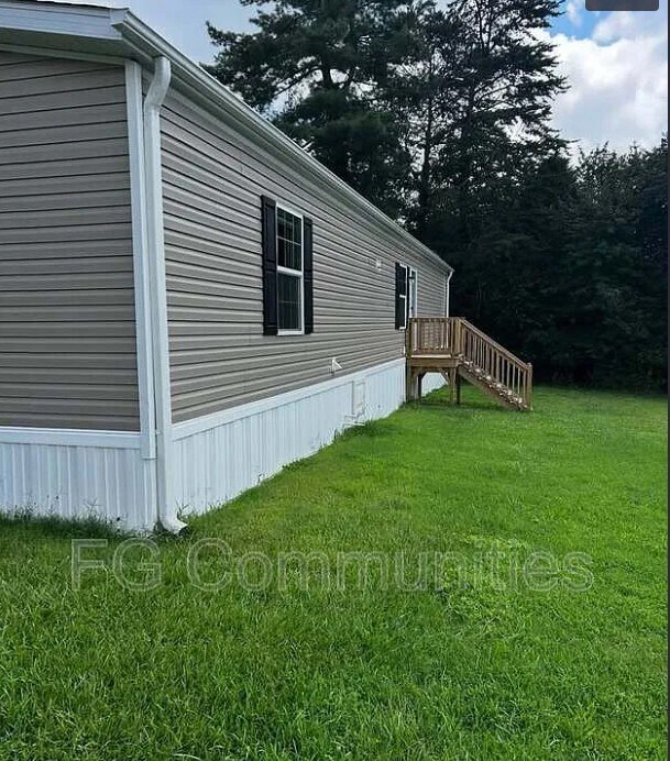 Building Photo - 141 David Dr