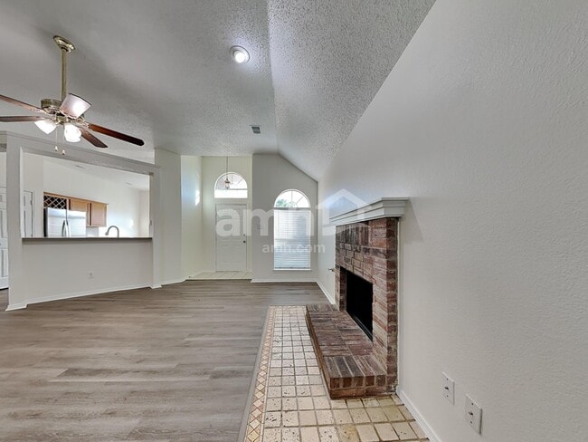 Building Photo - 217 Dartmouth Dr