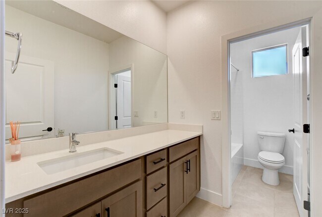 Building Photo - 1305 Azure Jay Ave