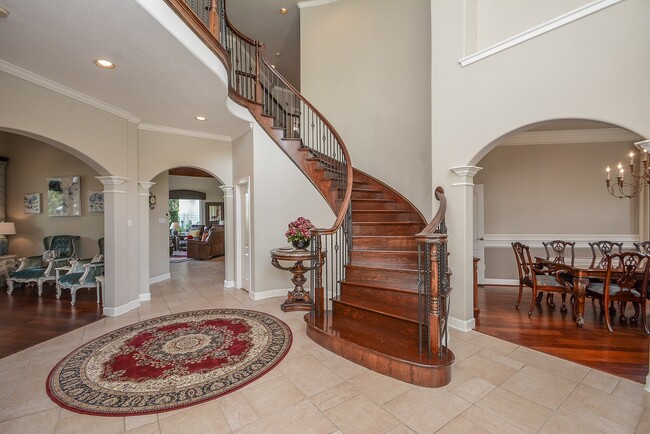 Building Photo - 15302 Bandera Falls Bend