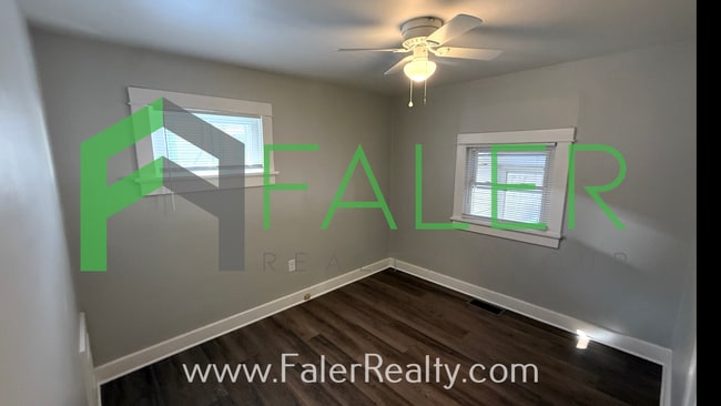 Building Photo - Belmont Bungalow!