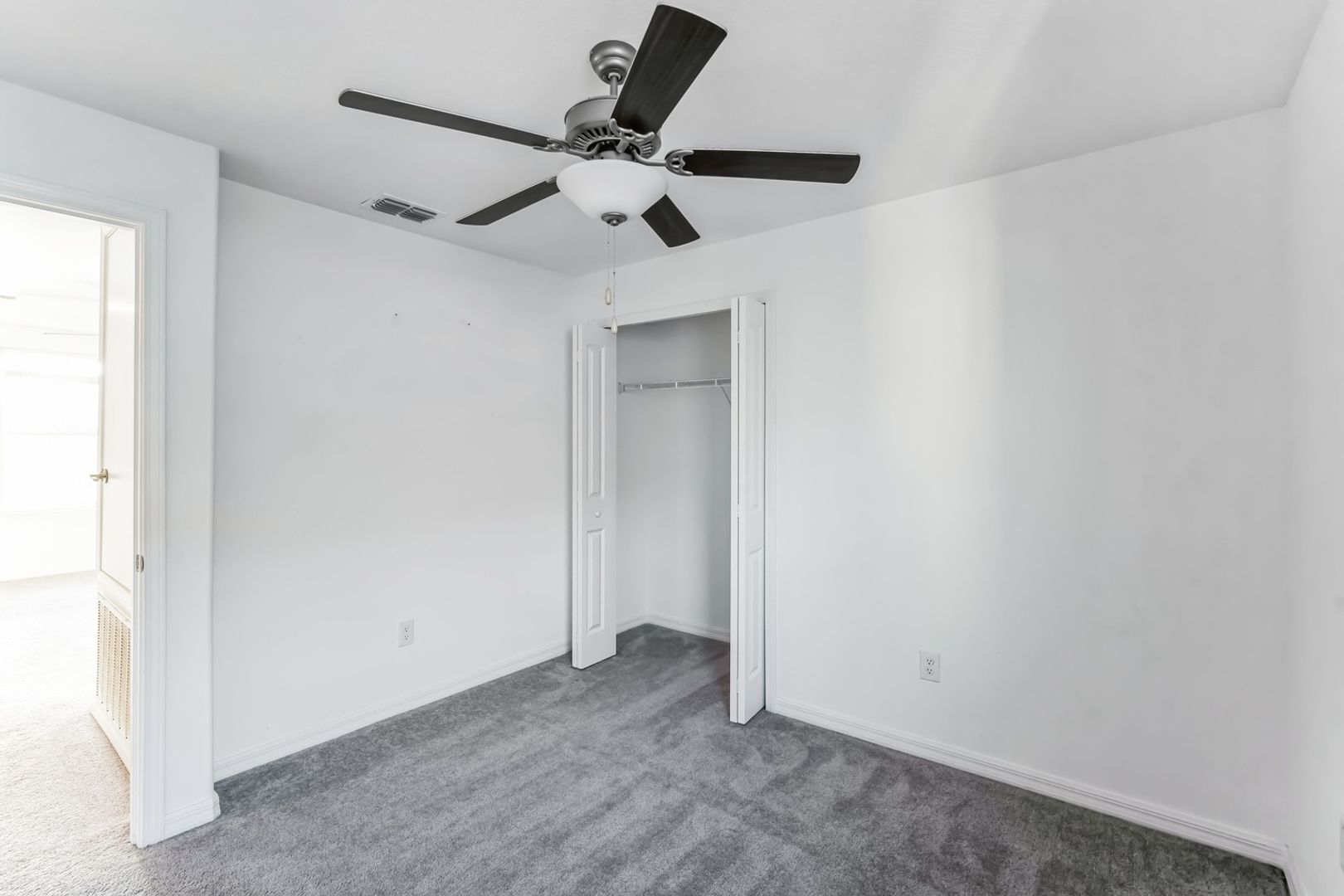 Building Photo - 9923 Jackfruit Ct