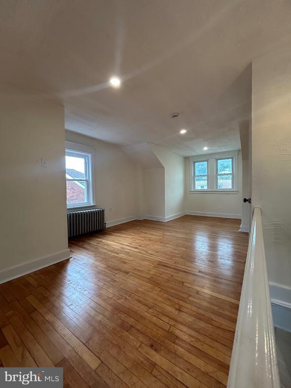Building Photo - 52 Barnt Ave
