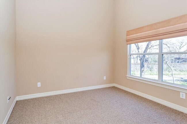 Building Photo - 6014 Hamman St