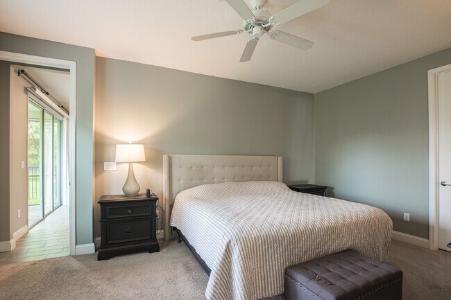 Building Photo - Stunning Home in Desirable Neighborhood