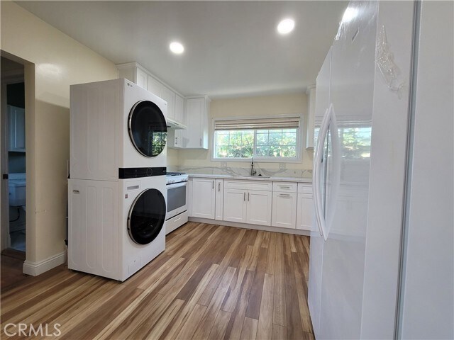 Building Photo - 14802 Fernview St