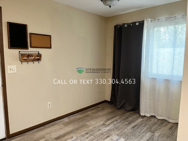 Building Photo - 931 Trimble Dr