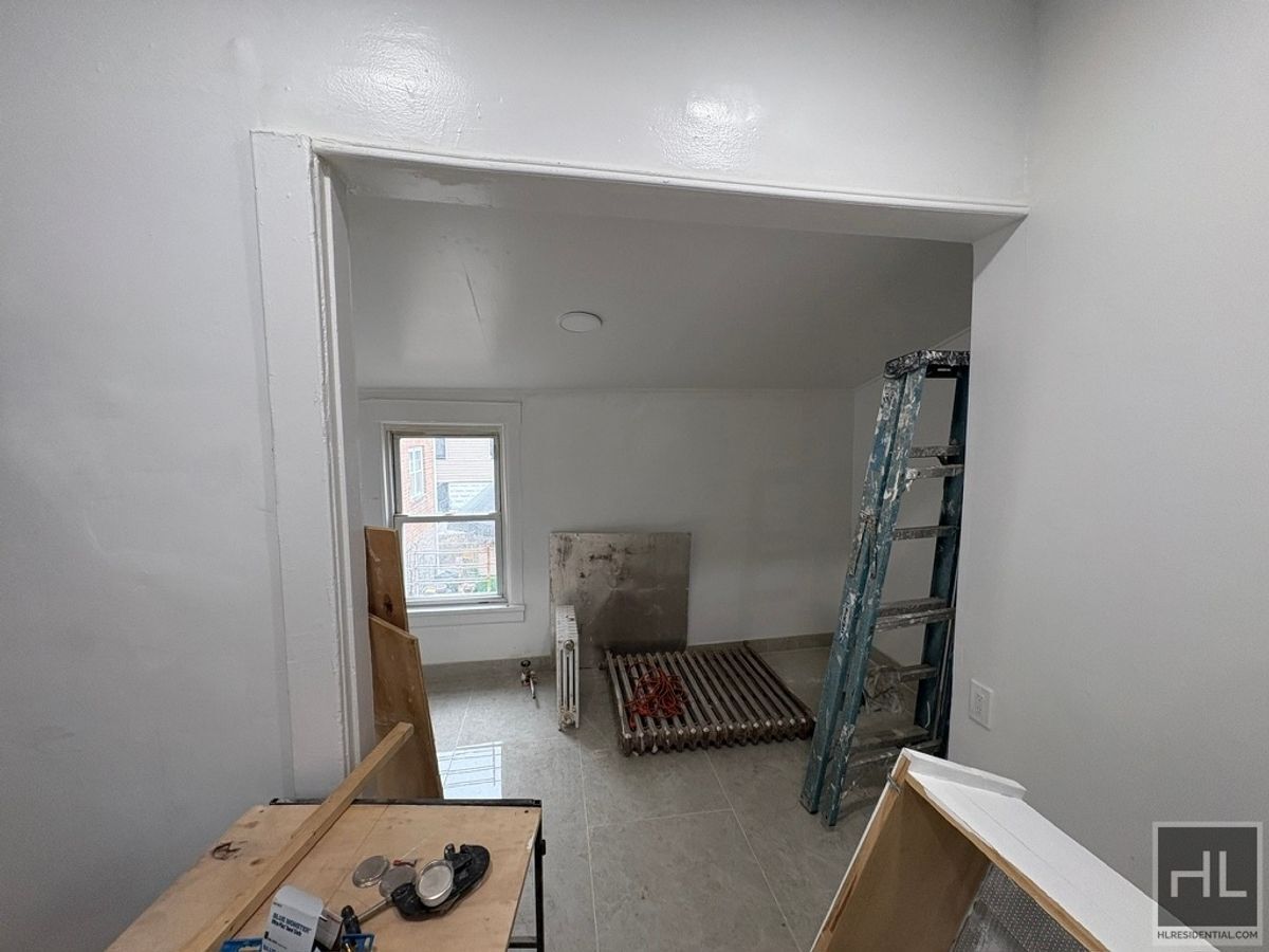 Building Photo - EASTCHESTER ROAD, BRONX