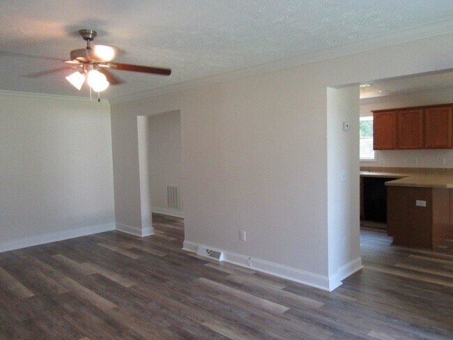 Building Photo - 2130 SC-111