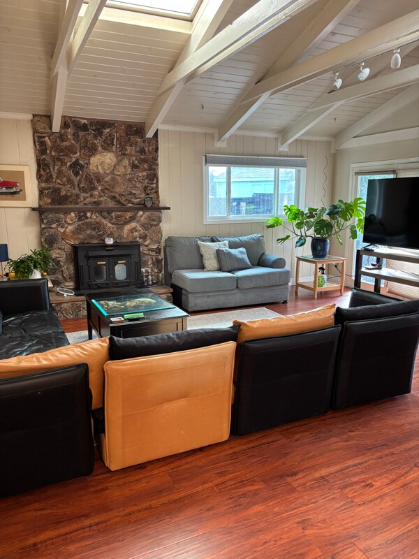 Building Photo - 520 Linford Pl