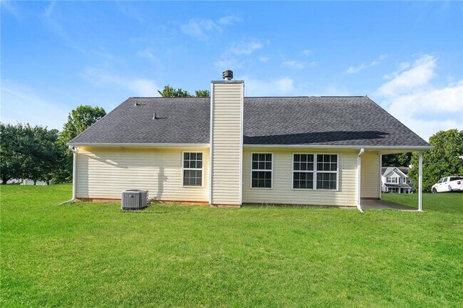 Building Photo - 919 Downing Dr