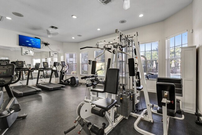 Building Photo - ** FAIRWAY PRESERVE ** 3 BED / 2 BATH CONDO - PET OK! - NORTH NAPLES - ANNUAL RENTAL