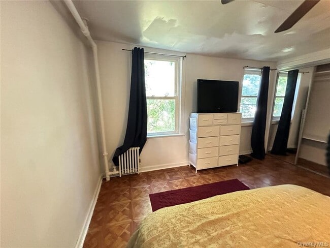 Building Photo - 82 Waring Pl