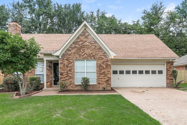 Building Photo - 5896 Pipers Green Ln