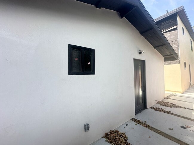 Building Photo - 22235-22241-22243 Wyandotte St.