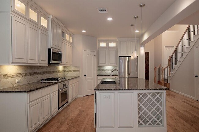 Building Photo - 8858 Van Allen Dr