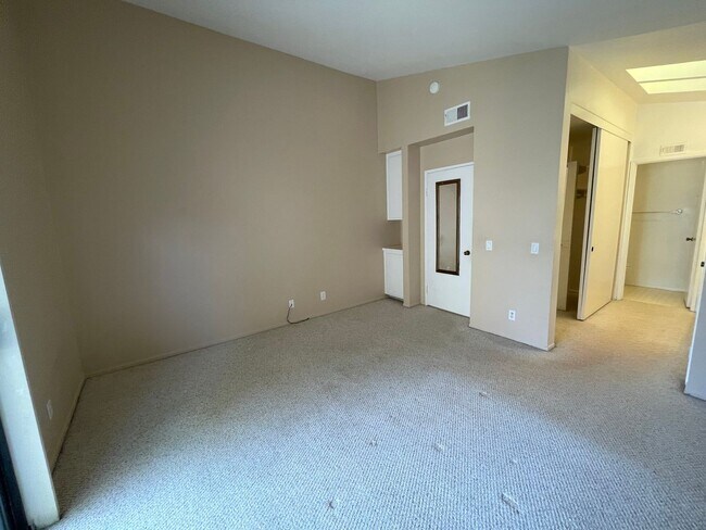 Building Photo - High Country West/Rancho Bernardo, Patio Home.  2/2, 1230 sq. ft..