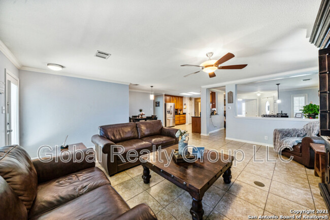 Building Photo - 10807 Bridle View Dr