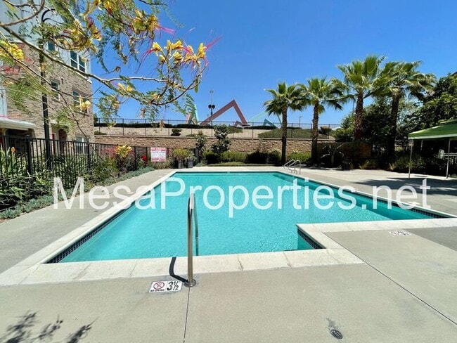 Building Photo - 8870 Camphor Ave