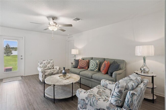 Building Photo - 12965 Del Lago Dr