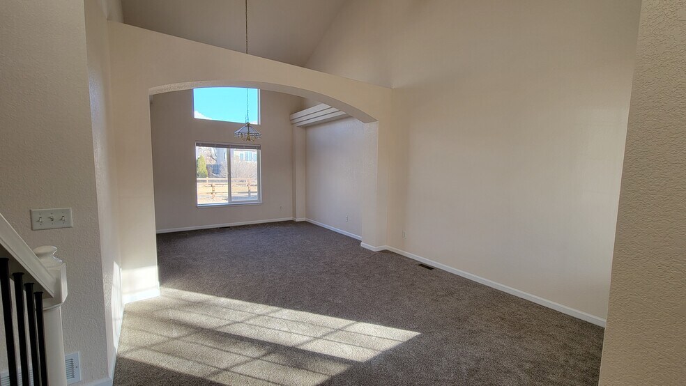 Building Photo - 307 Graham Lane