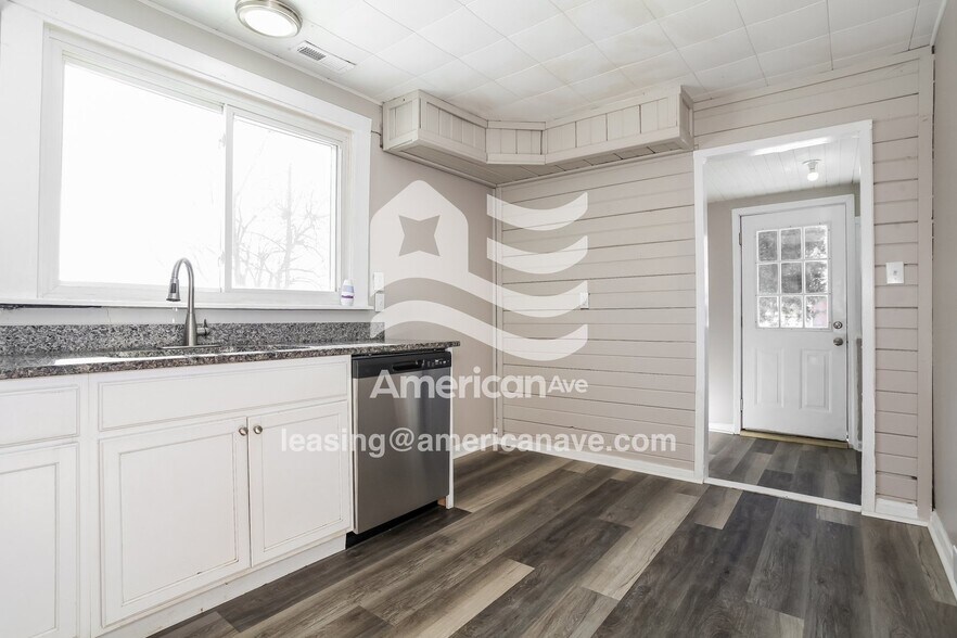 Building Photo - 1663 Hudepohl Ln