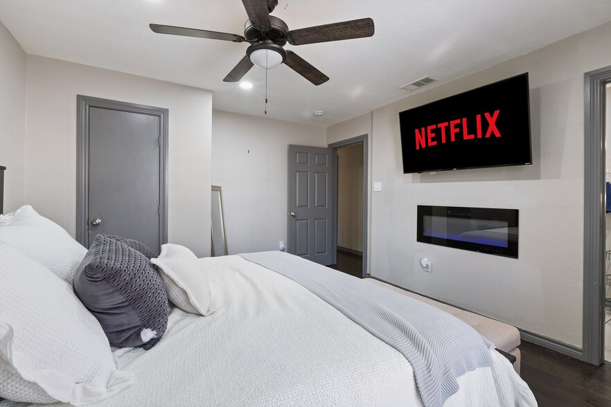 Building Photo - 1047 Eldorado Ave