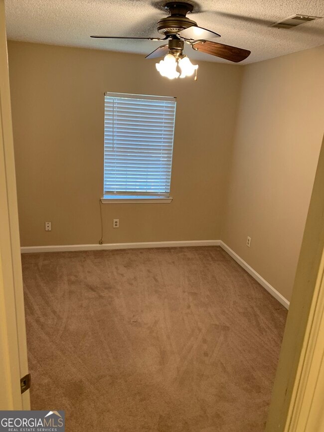 Building Photo - 105 Cherry Tree Ct