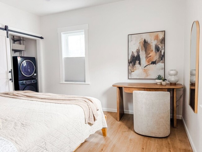 Building Photo - 272-278-278 Winton Rd N