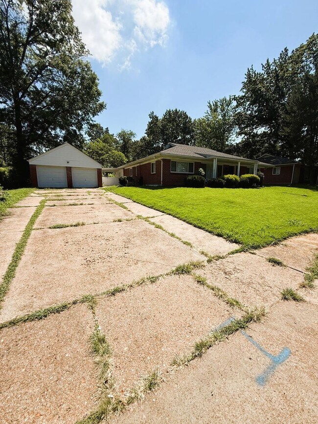 Building Photo - 1534 Rabe Dr