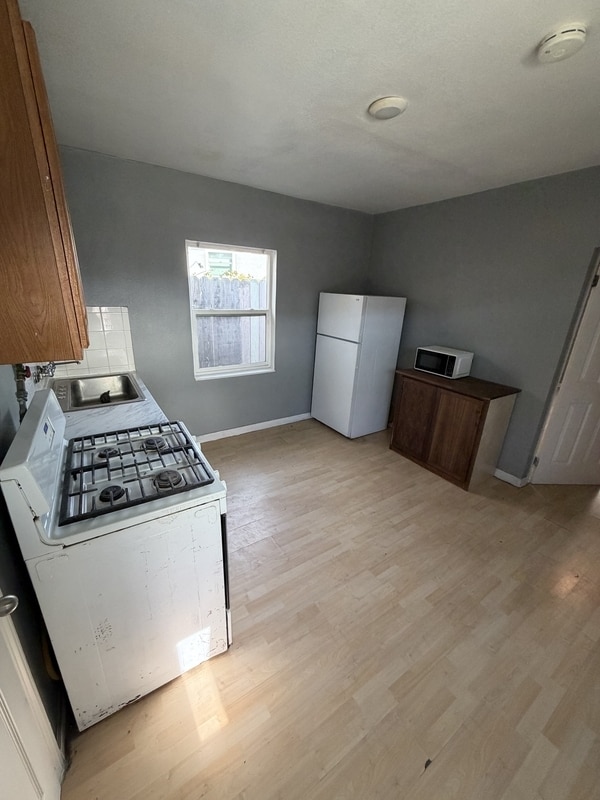 Building Photo - 224 Park Ave