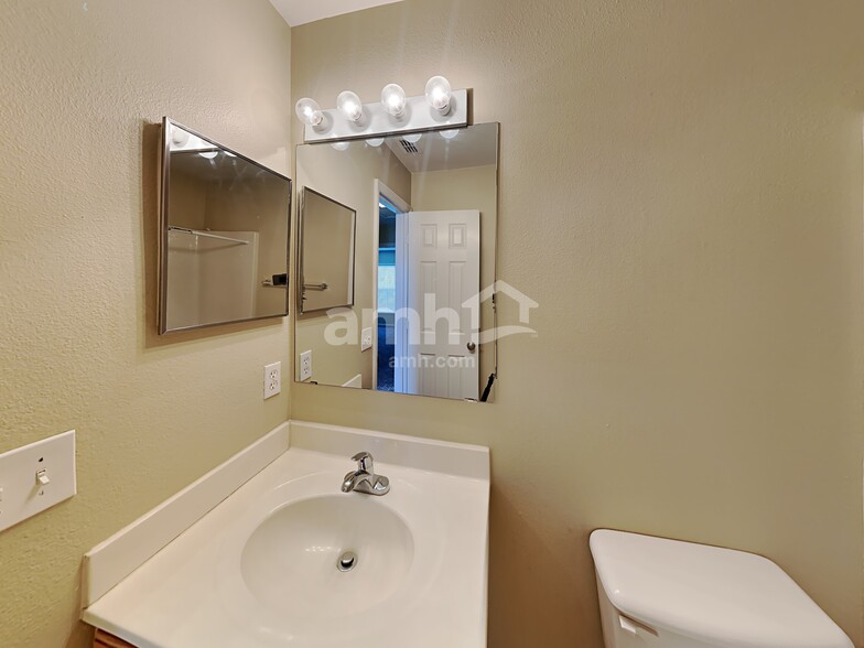 Building Photo - 30500 Birdhouse Dr