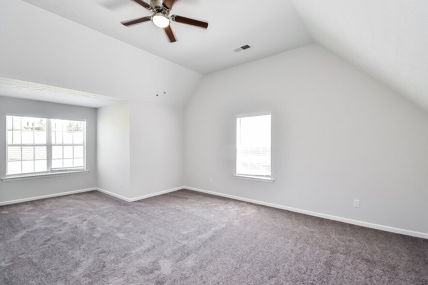 Building Photo - 512 Tori Ct