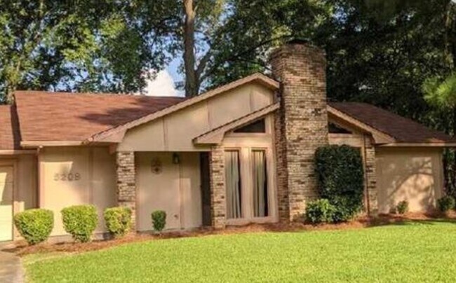 Primary Photo - 5209 Sycamore Dr